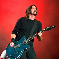 Foo Fighters обещают "кое-что" на 2024 год
