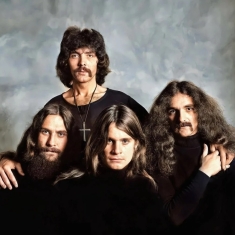Black Sabbath поделились фото с подготовки к прощальному шоу