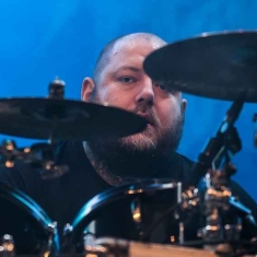 Легендарный барабанщик экстремального метала Ник Баркер работает над своей автобиографией