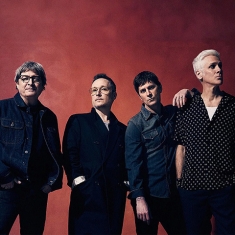 Гитаристу Matchbox Twenty разбили ушной монитор прямо в ухе