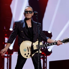 Гитарист Def Leppard Вивиан Кэмпбелл заявил, что сильно болен