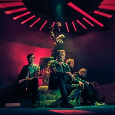 Queens Of The Stone Age выпустили клип и песню