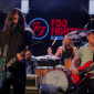 Foo Fighters не могут перестать играть диско