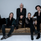 Def Leppard запускают собственную коллекцию косметики и свечей