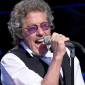 Роджер Долтри из The Who прервал концерт из-за плохого самочувствия