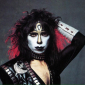 Бывший гитарист Kiss выпускает сольный альбом