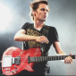 Вокалист Muse выпускает аудиокнигу