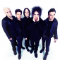 Роберт Смит из The Cure дрессирует овец