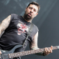 Давний басист Hatebreed Крис Битти подал в суд на группу из-за раскола и обвинил Джейми Джасту в жадности